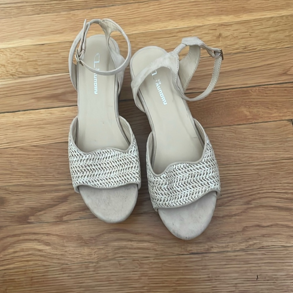 Chinese Laundry Sandals Size 9